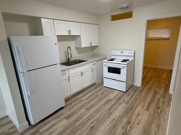 $795 | 324 West Cleveland Avenue, Unit 3, Las Vegas, NV 89102