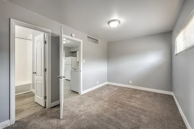 $955 | 324 West Cleveland Avenue, Las Vegas, NV 89102