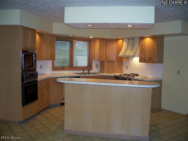 36500 Ridge Road Willoughby, OH 44094 - Photo 5 of 23 Gallery Image 5