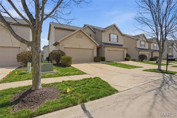 $269,000 | 510 Country Cir Drive, Lake St. Louis, MO 63367