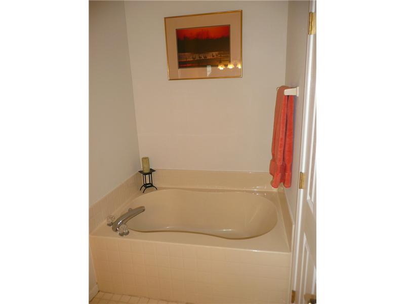 5421 Alameda Road Indianapolis, IN 46228 - Photo 10 of 16 Gallery Image 10
