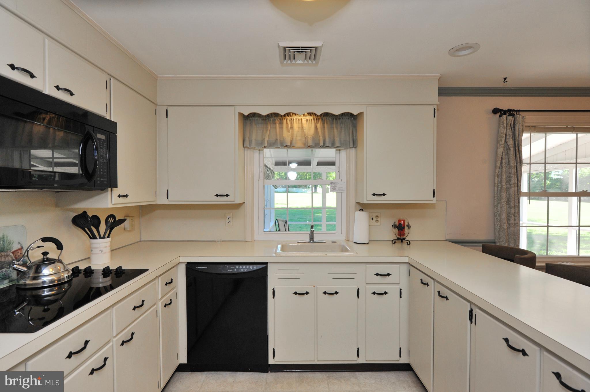 455 Landis Road Harleysville, PA 19438 - Photo 12 of 40 Gallery Image 12