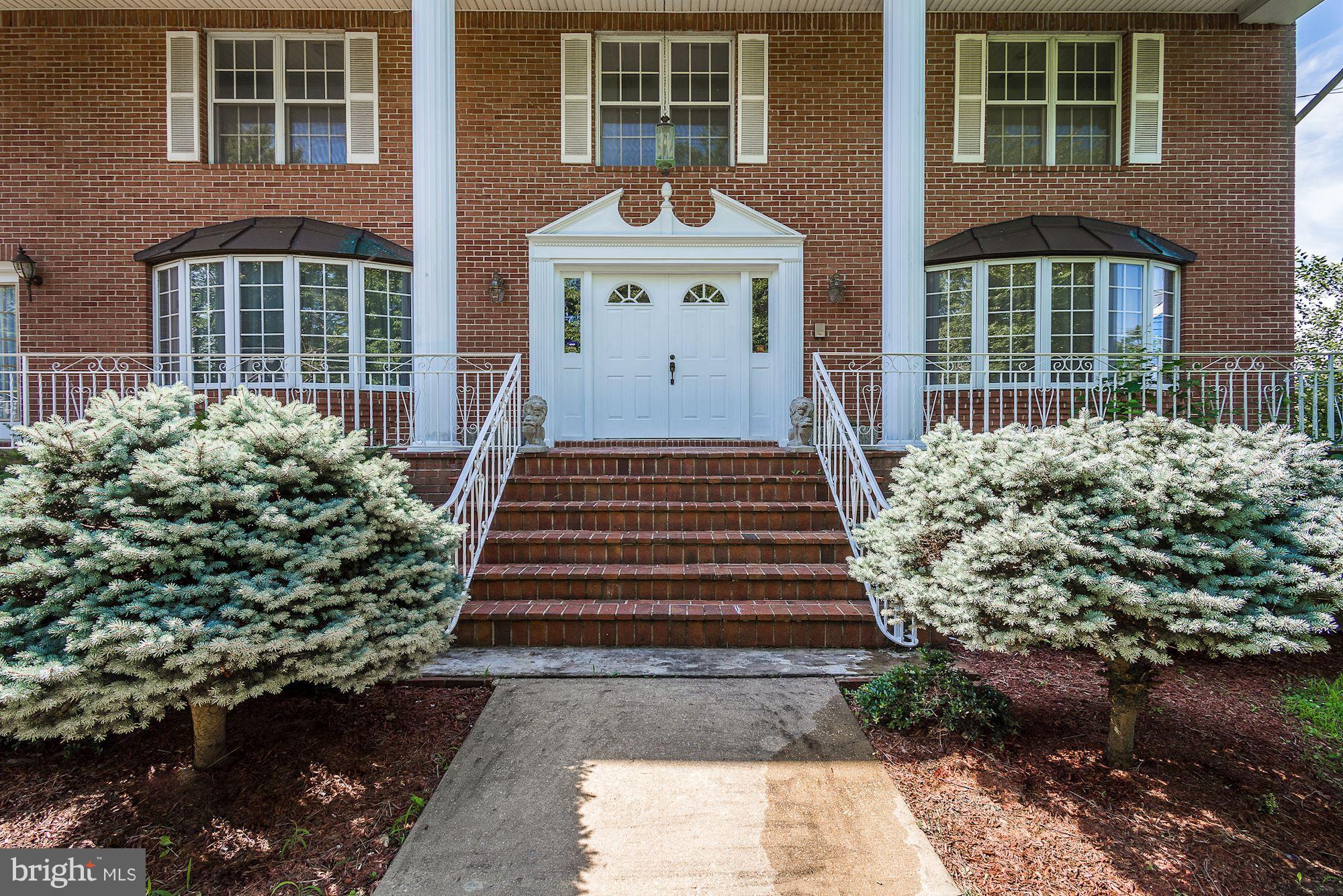 6413 Horseshoe Road Clinton, MD 20735 - Photo 3 of 30 Welcome home!