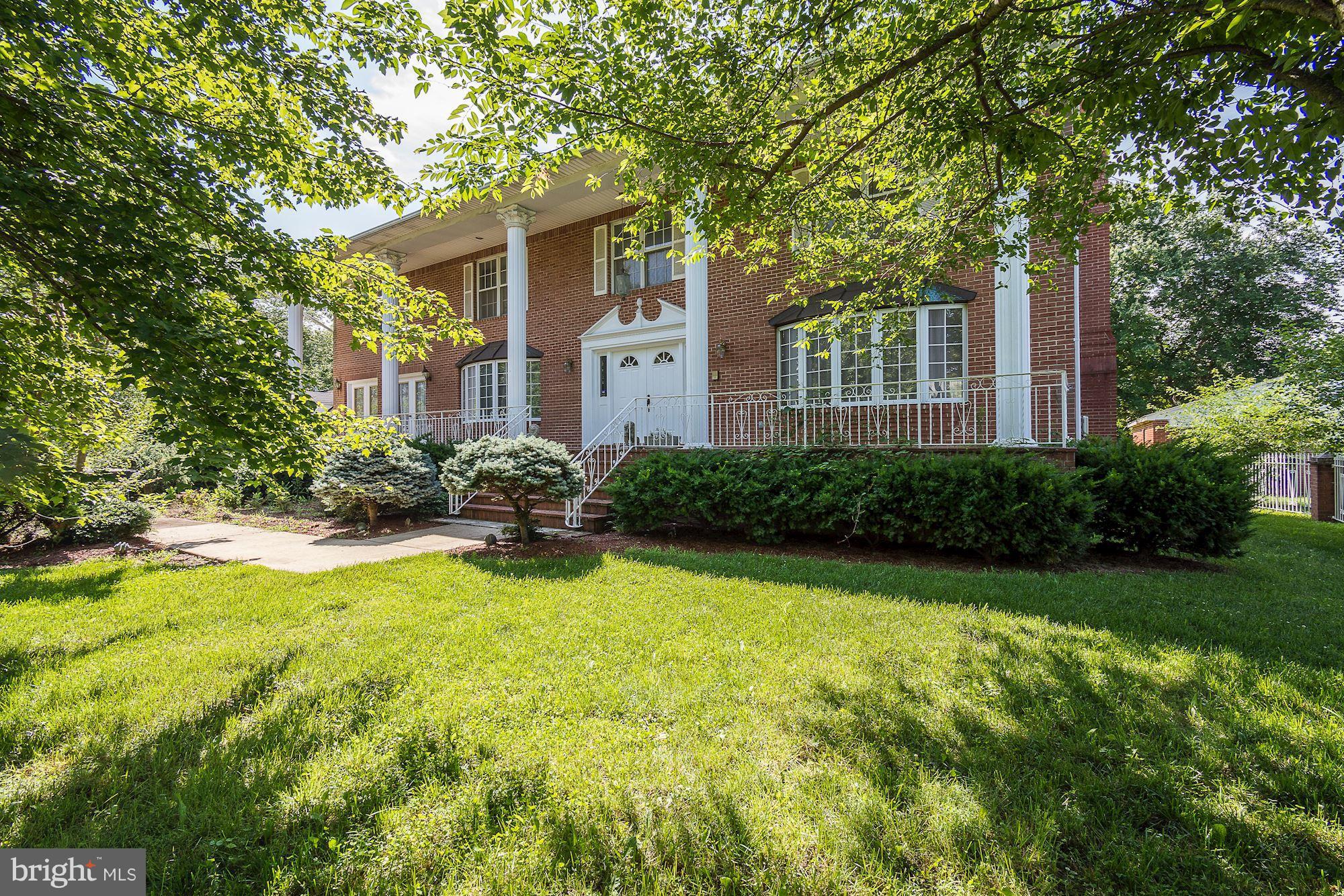 6413 Horseshoe Road Clinton, MD 20735 - Photo 4 of 30 Colonial with brick on all 4 sides.