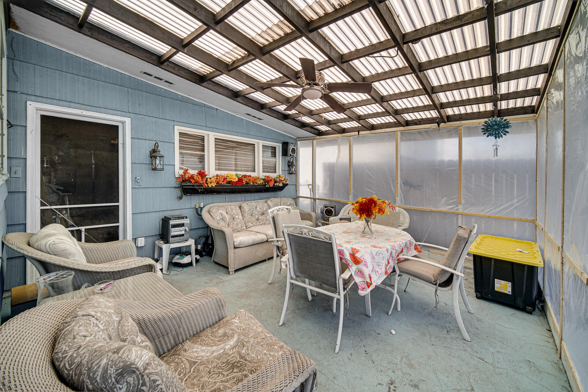 9503 Forrest Drive Highland, IN 46322 - Photo 17 of 19 a outdoor living space with furniture