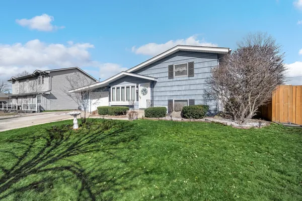 $299,000 | 9503 Forrest Drive, Highland, IN 46322