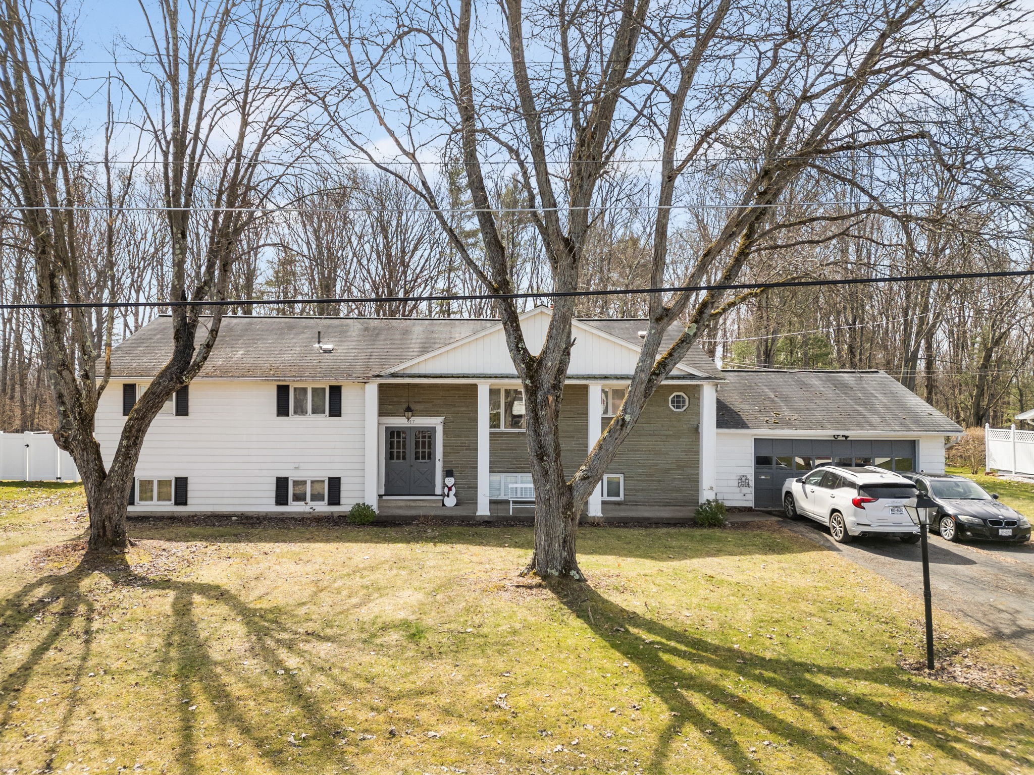 917 Forest Road Endicott, NY 13760 - Photo 2 of 29