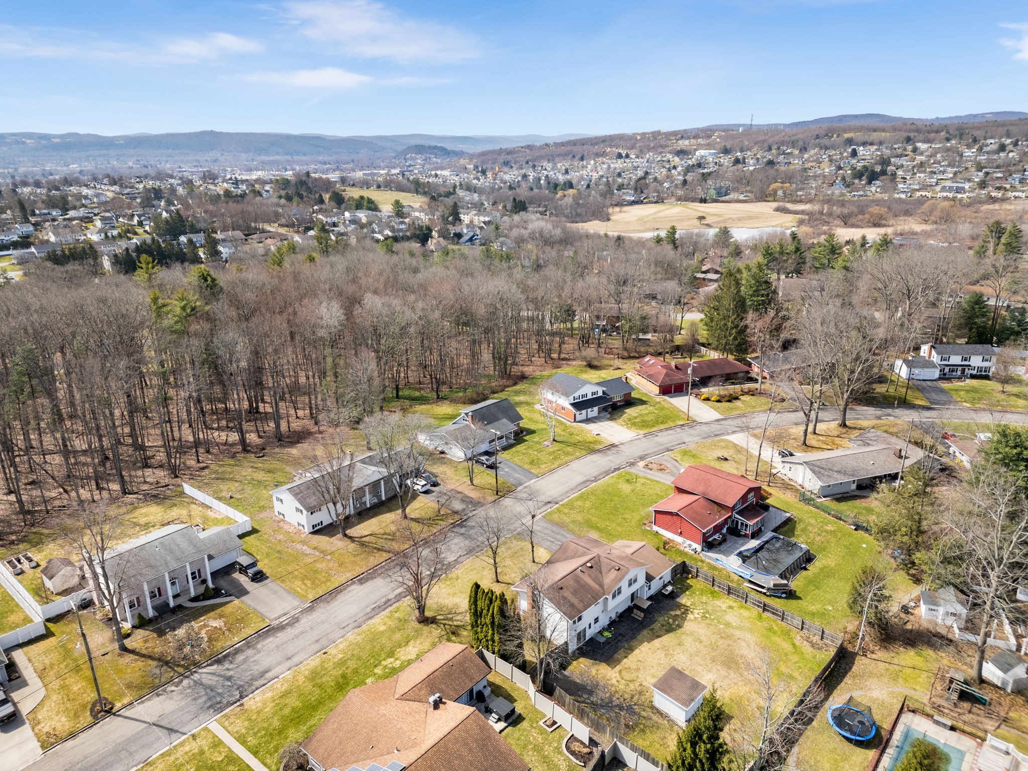 917 Forest Road Endicott, NY 13760 - Photo 4 of 29