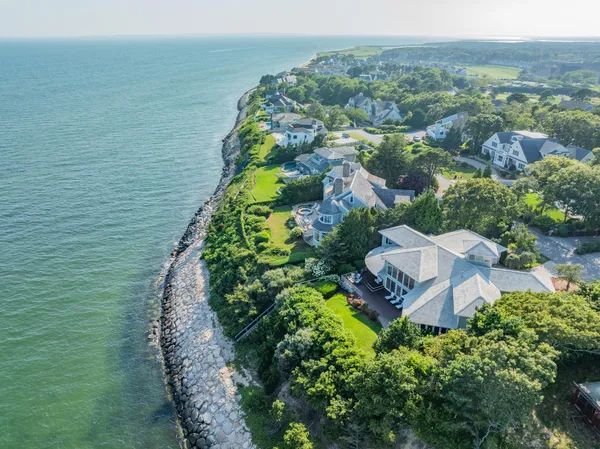 $6,850,000 | 40 Triton Way, Mashpee, MA 02649