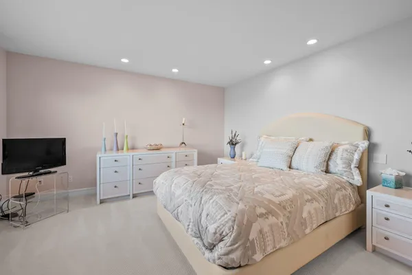 $6,850,000 | 40 Triton Way, Mashpee, MA 02649