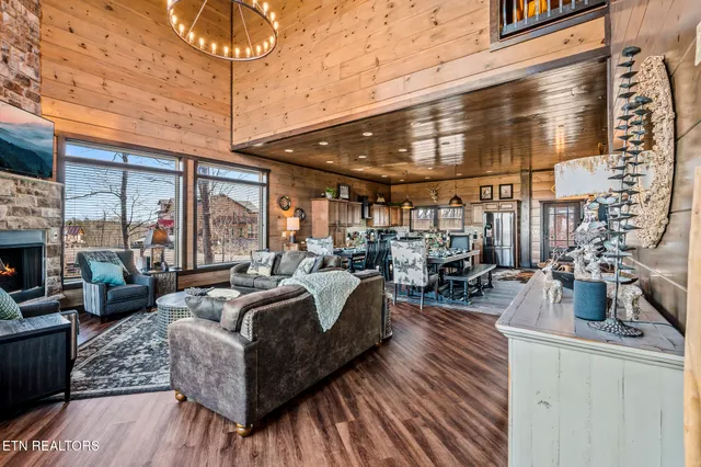 $1,899,000 | 1490 Sleepy Valley Lane, Sevierville, TN 37876