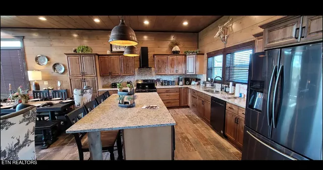 $1,899,000 | 1490 Sleepy Valley Lane, Sevierville, TN 37876