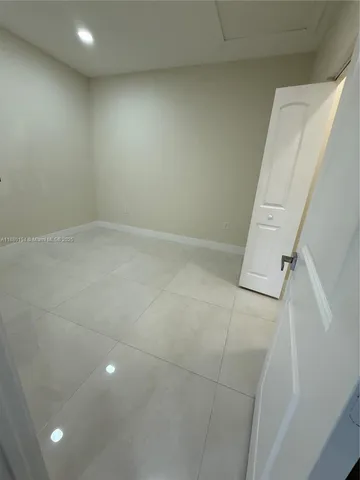 $2,000 | 559 Northwest 2nd Street, Unit 1, Florida City, FL 33034