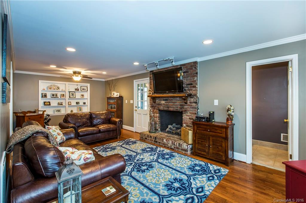 7151 Thermal Road Charlotte, NC 28211 - Photo 3 of 23 Gallery Image 3