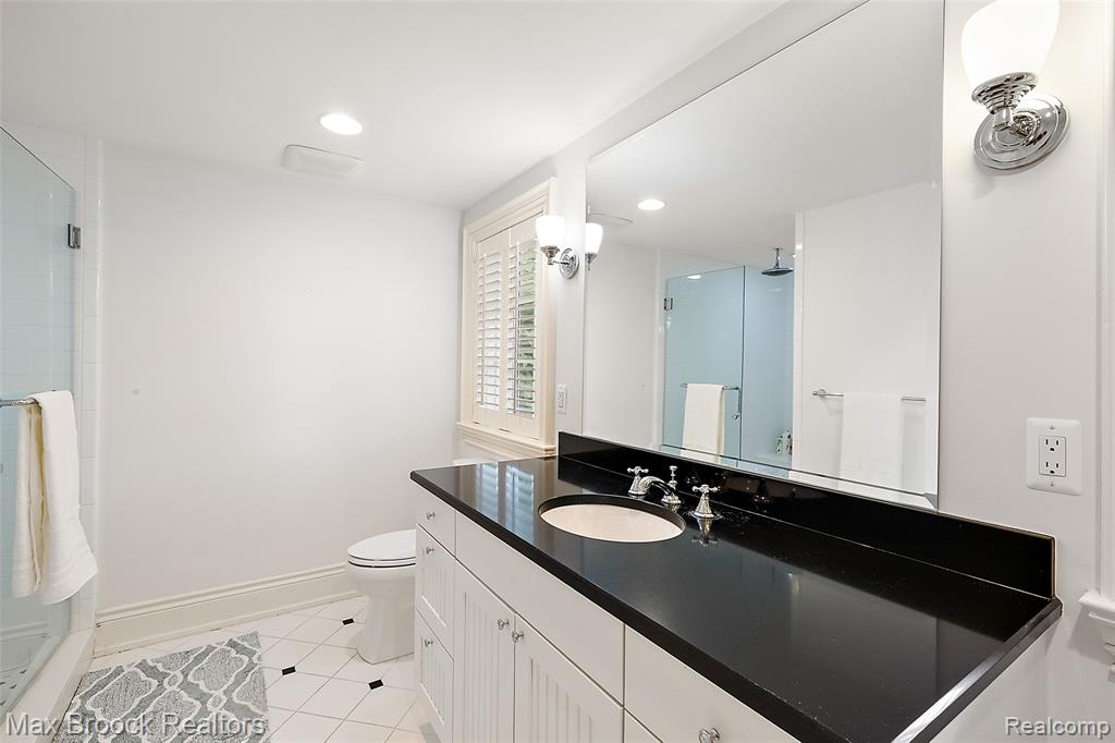 760 Lone Pine Road Bloomfield Hills, MI 48304 - Photo 33 of 65