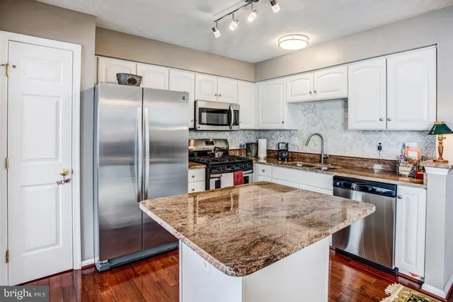 $2,950 | 5036 Finsbury Road, Baltimore, MD 21237