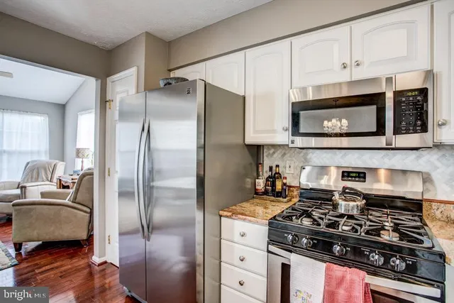 $2,950 | 5036 Finsbury Road, Baltimore, MD 21237