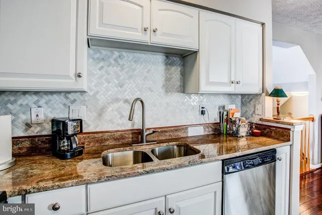 $2,950 | 5036 Finsbury Road, Baltimore, MD 21237