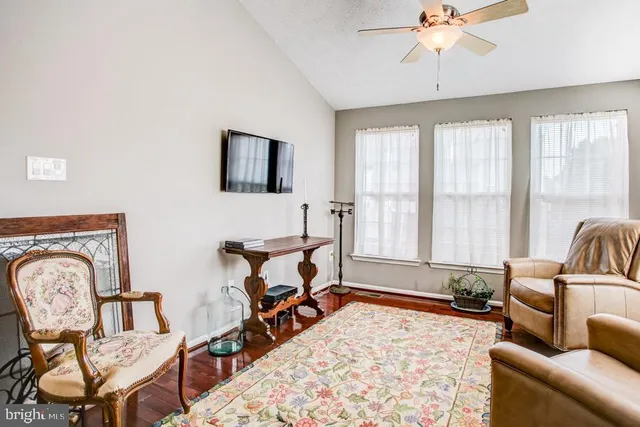 $2,950 | 5036 Finsbury Road, Baltimore, MD 21237