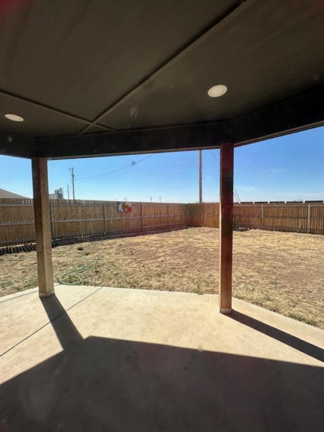 500 Poplar Dumas, TX 79029 - Photo 13 of 13 a view of a ocean