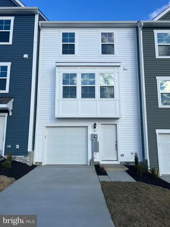 $2,150 | 167 Clifton Manor, Falling Waters, WV 25419