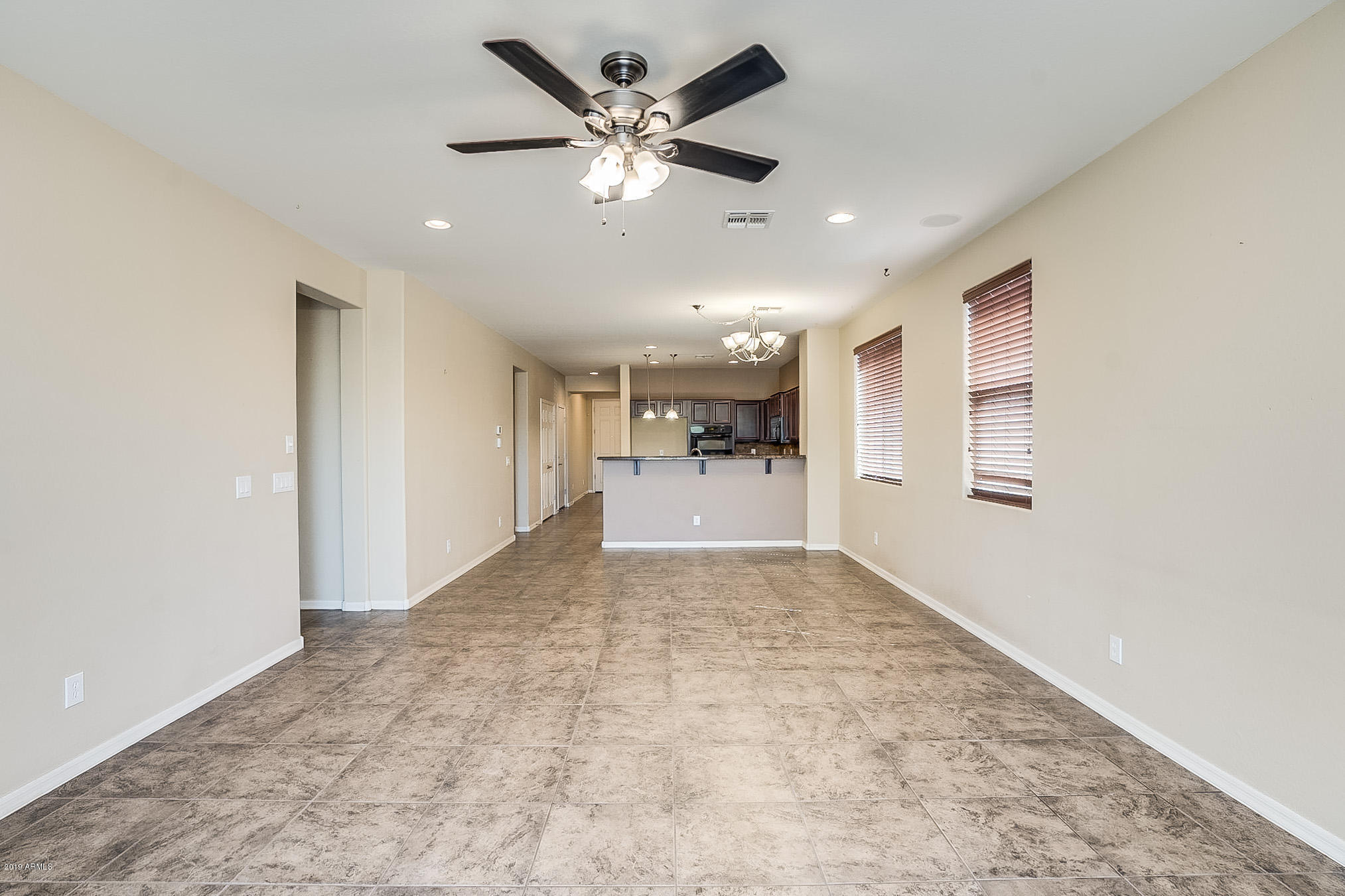 2541 West Gaby Road Phoenix, AZ 85041 - Photo 8 of 16 photo_08