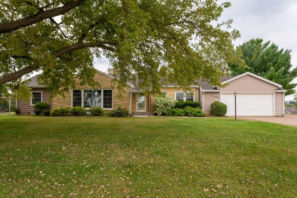 5133 Asbury Road Dubuque, IA 52002 - Photo 3 of 41 Gallery Image 3
