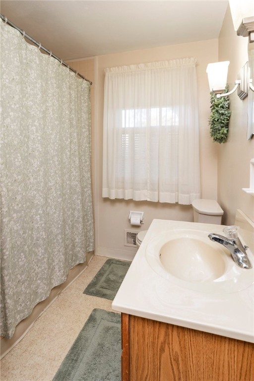 65 Masthead Way Henrietta, NY 14467 - Photo 19 of 34 Main Bath