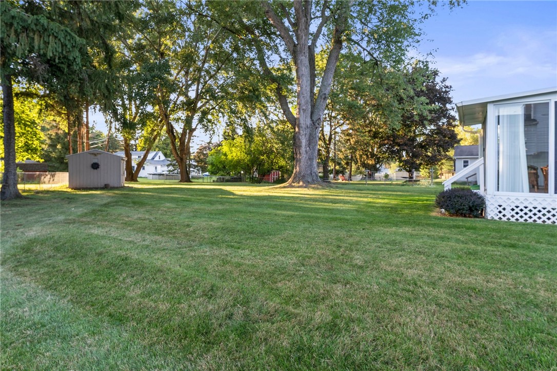 65 Masthead Way Henrietta, NY 14467 - Photo 27 of 34 Large Yard