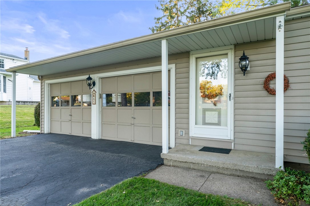 65 Masthead Way Henrietta, NY 14467 - Photo 33 of 34 2 car garage