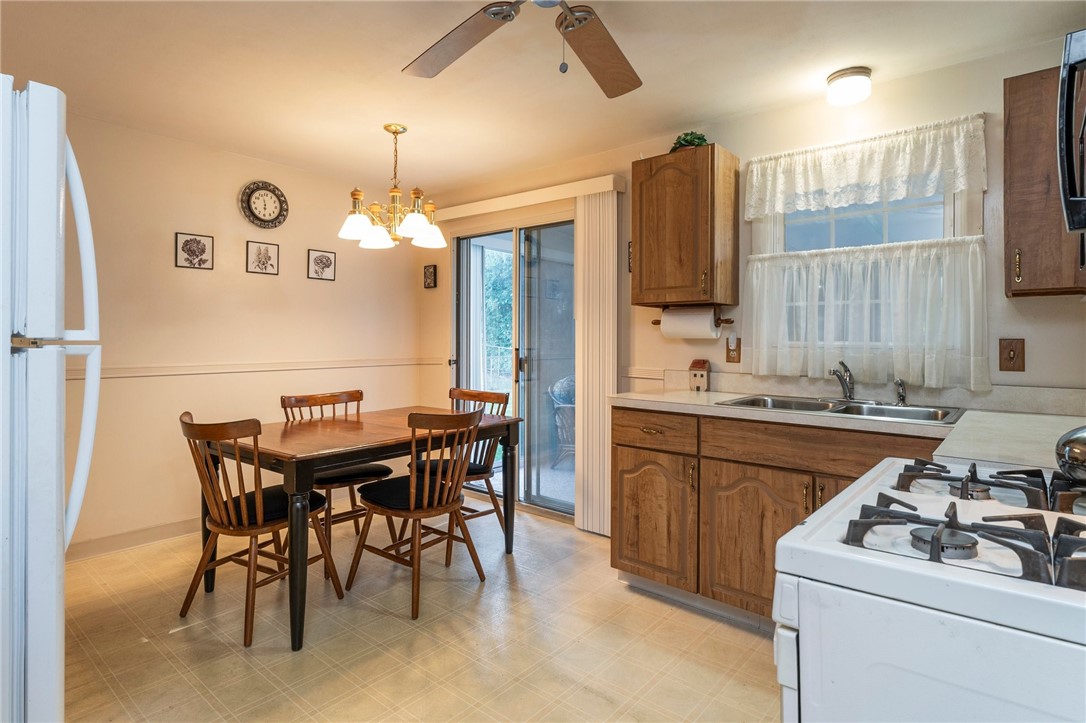 65 Masthead Way Henrietta, NY 14467 - Photo 5 of 34 Eat in Kitchen