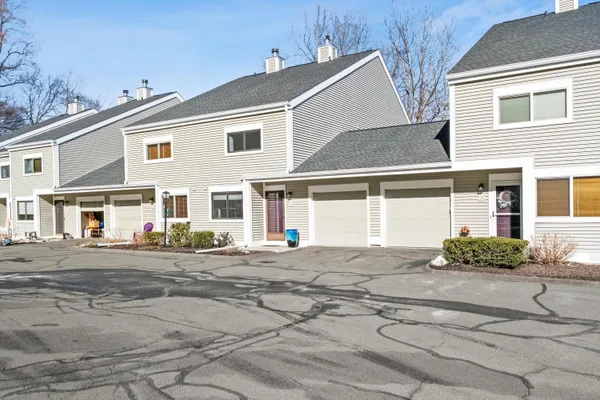 $420,000 | 33 Eagle Rock Hill, Unit 33, Bethel, CT 06801
