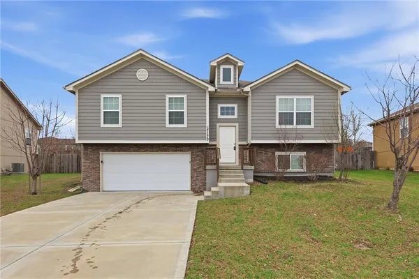 $342,500 | 17170 South Kill Creek Road, Gardner, KS 66030