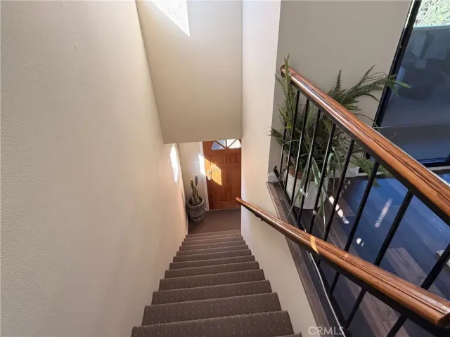 $2,700 | 1826 West Silver Lake Drive, Unit B, Los Angeles, CA 90026