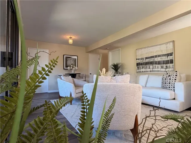 $2,700 | 1826 West Silver Lake Drive, Unit B, Los Angeles, CA 90026