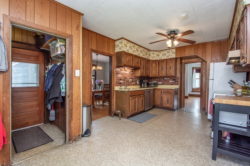 10 Loring Road Winthrop, MA 02152 - Photo 19 of 39 Gallery Image 19