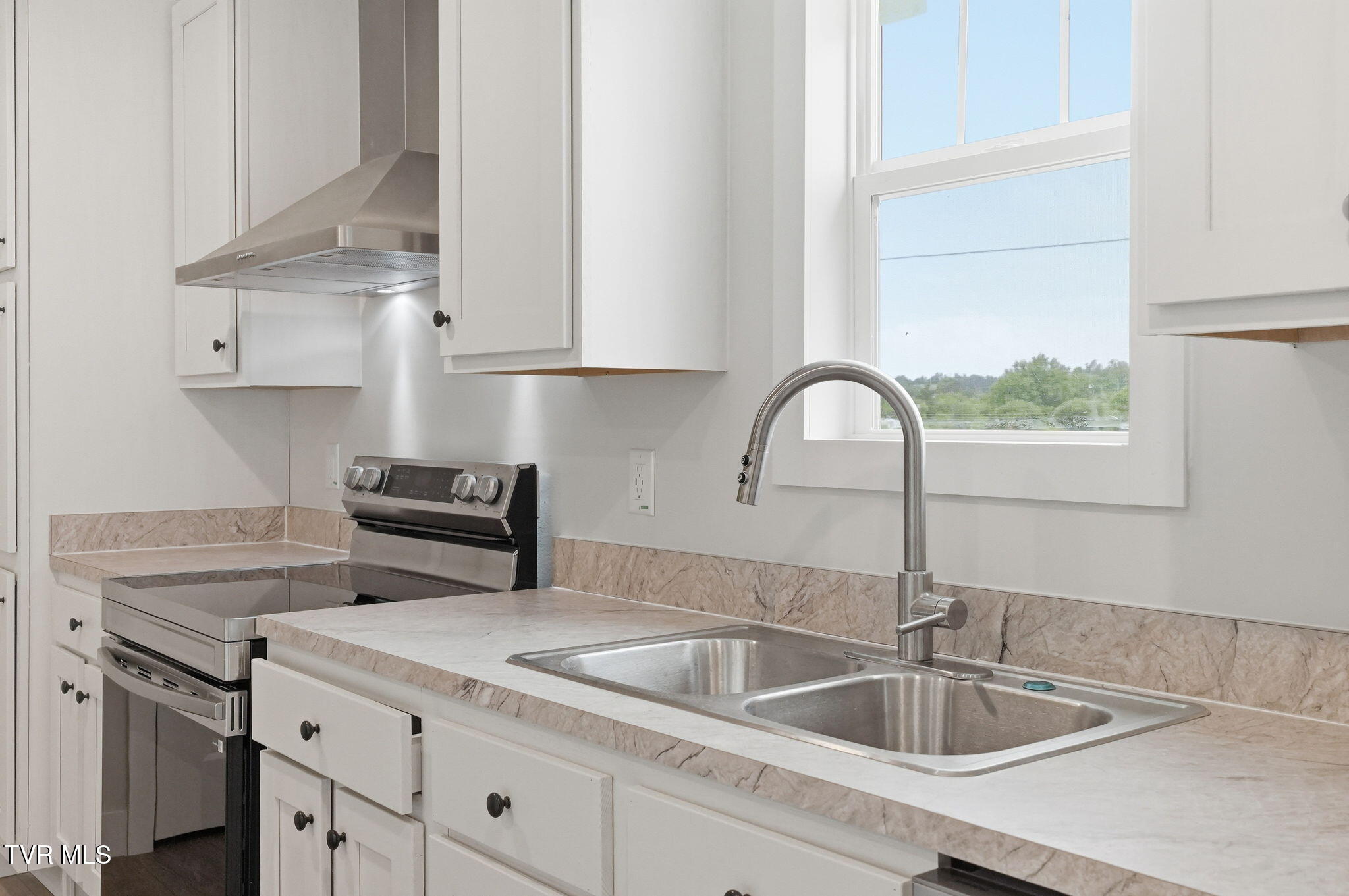 880 Ricker Road Greeneville, TN 37743 - Photo 13 of 29 KITCHEN
