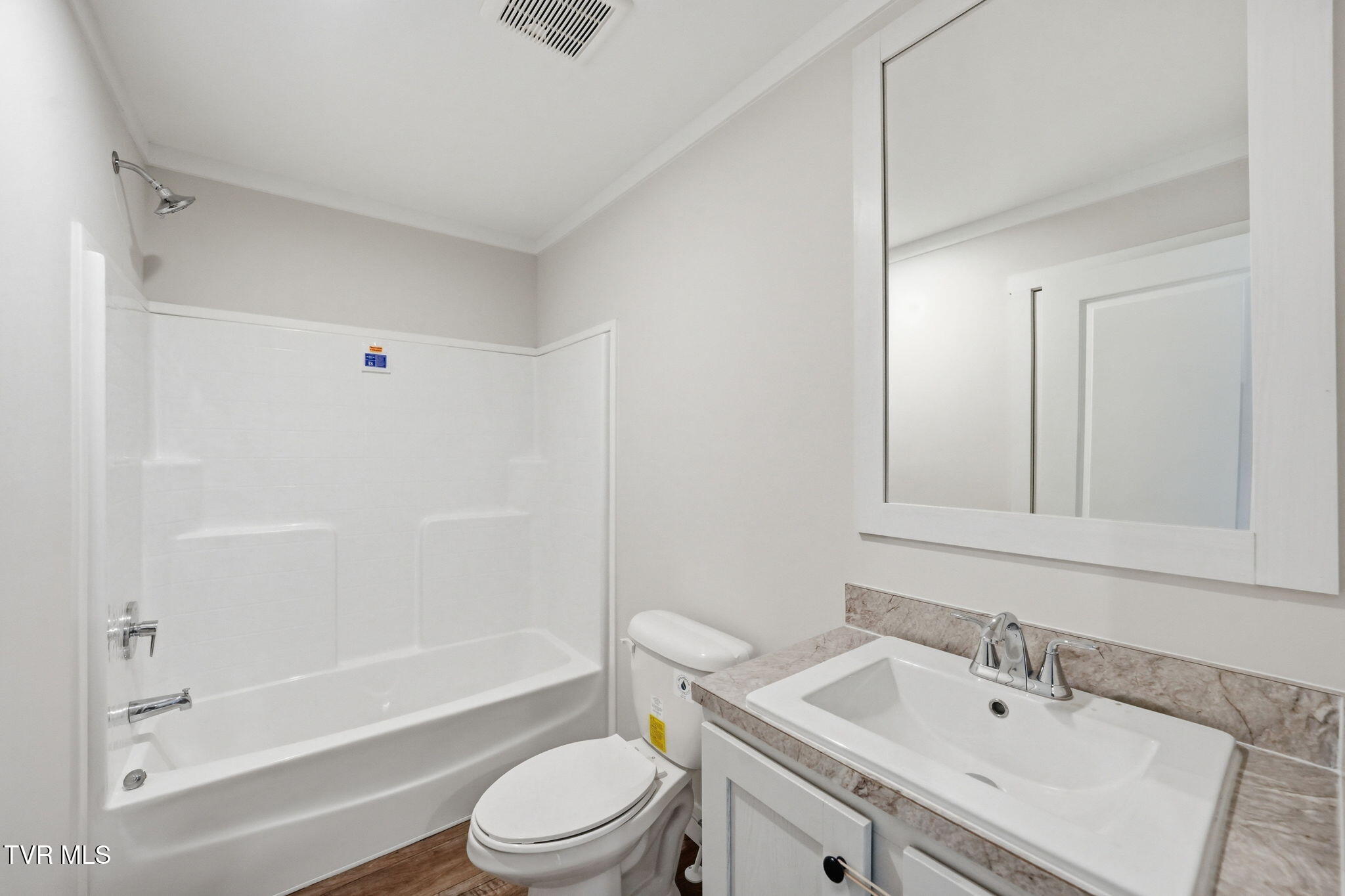 880 Ricker Road Greeneville, TN 37743 - Photo 21 of 29 PRIMARY EN-SUITE