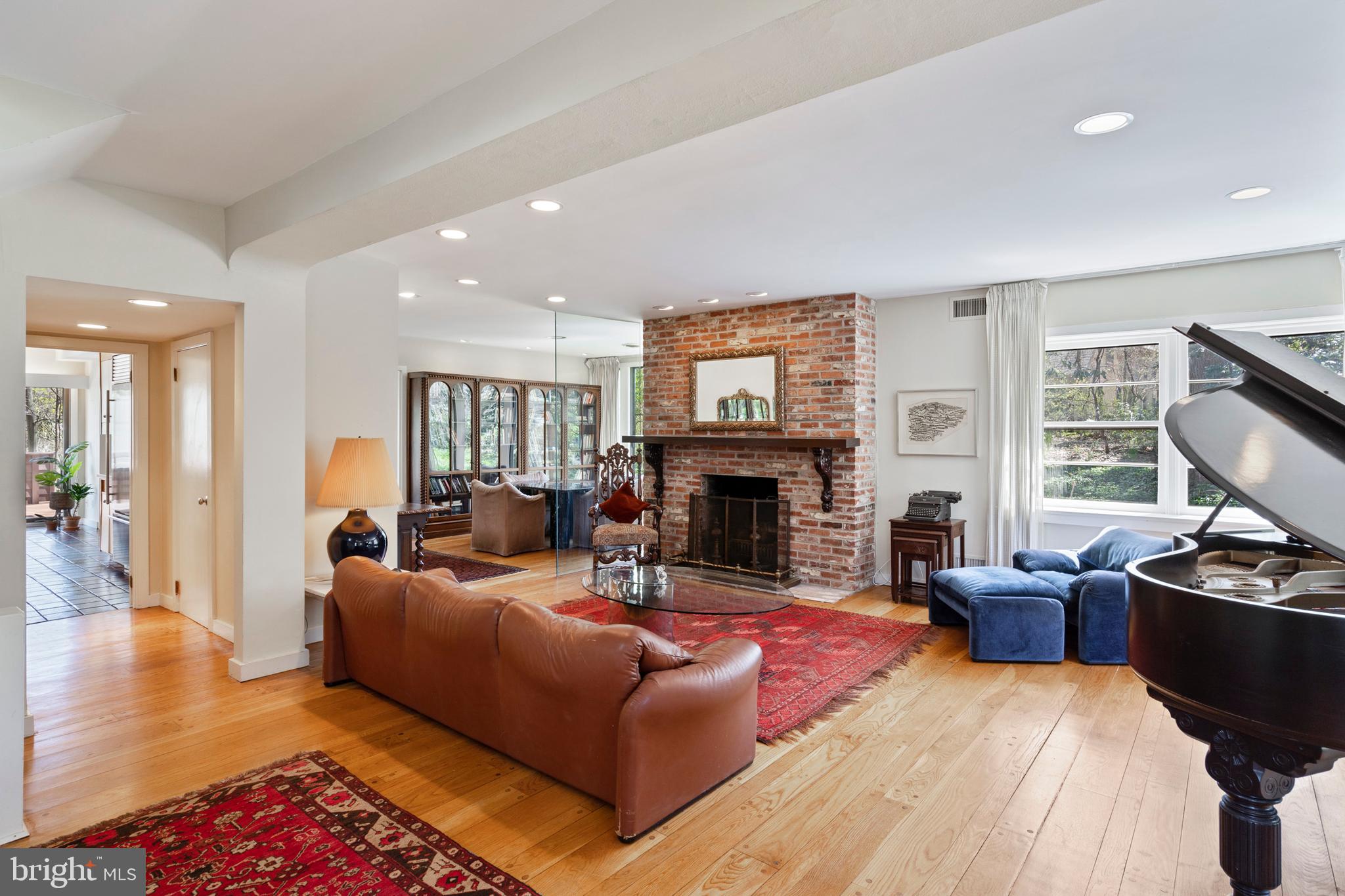 625 Broad Acres Road Narberth, PA 19072 - Photo 3 of 18