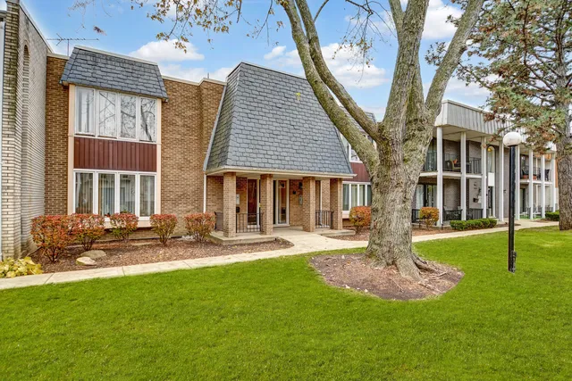 $209,873 | 4119 West 98th Street, Unit A, Oak Lawn, IL 60453