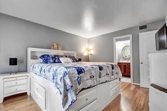 $209,873 | 4119 West 98th Street, Unit A, Oak Lawn, IL 60453