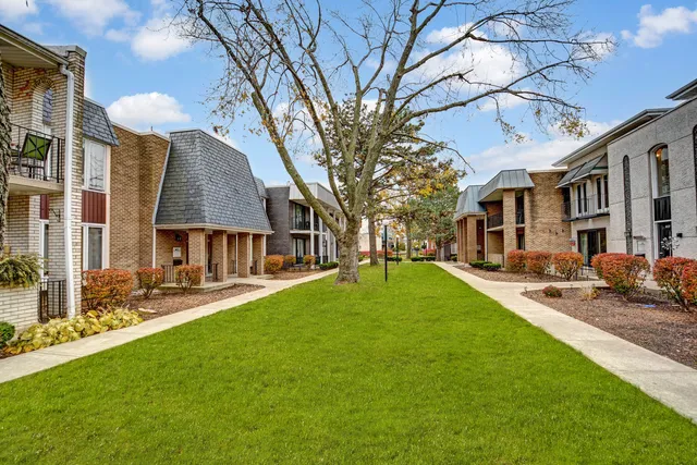 $209,873 | 4119 West 98th Street, Unit A, Oak Lawn, IL 60453