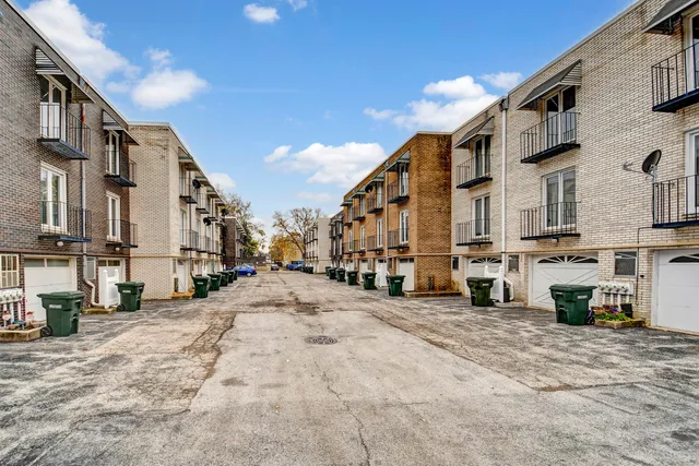 $209,873 | 4119 West 98th Street, Unit A, Oak Lawn, IL 60453