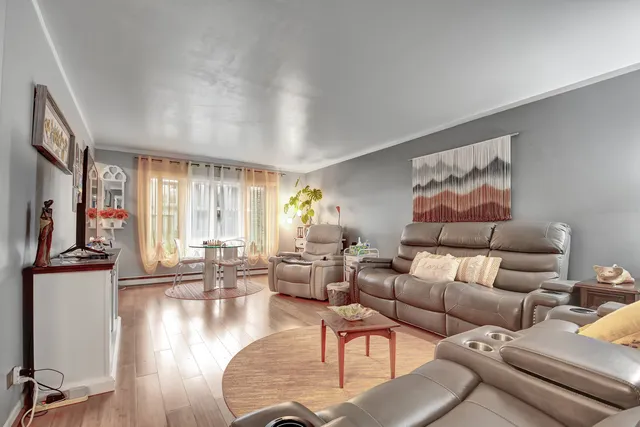 $209,873 | 4119 West 98th Street, Unit A, Oak Lawn, IL 60453