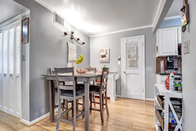 $209,873 | 4119 West 98th Street, Unit A, Oak Lawn, IL 60453