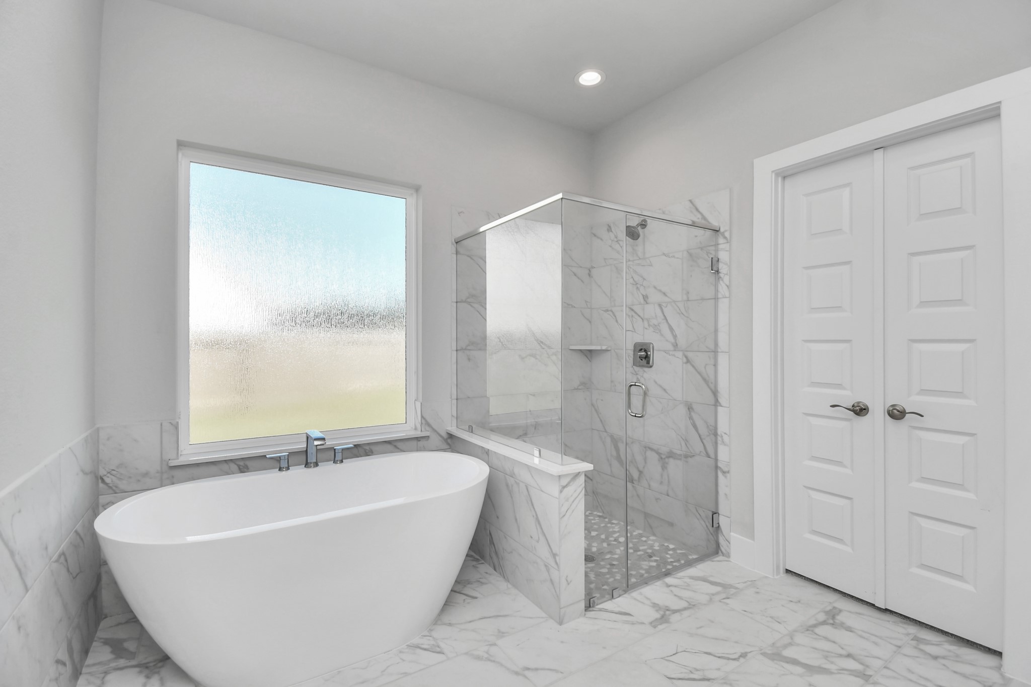 3103 Native Spg Drive Spring, TX 77373 - Photo 21 of 36 a bathroom with a bathtub and shower