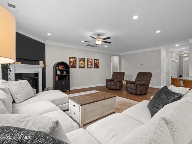 $532,000 | 931 Needlerush Road, Sneads Ferry, NC 28460