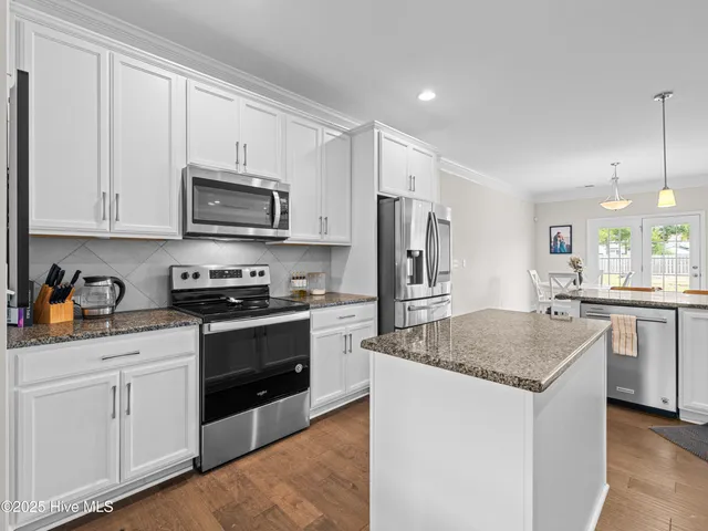 $532,000 | 931 Needlerush Road, Sneads Ferry, NC 28460