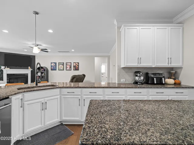 $532,000 | 931 Needlerush Road, Sneads Ferry, NC 28460