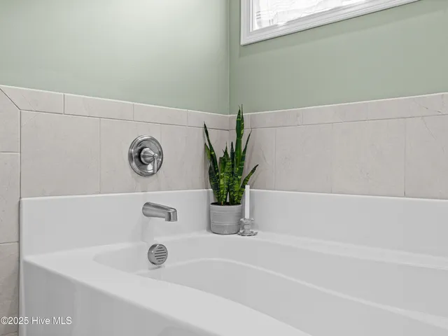 $532,000 | 931 Needlerush Road, Sneads Ferry, NC 28460